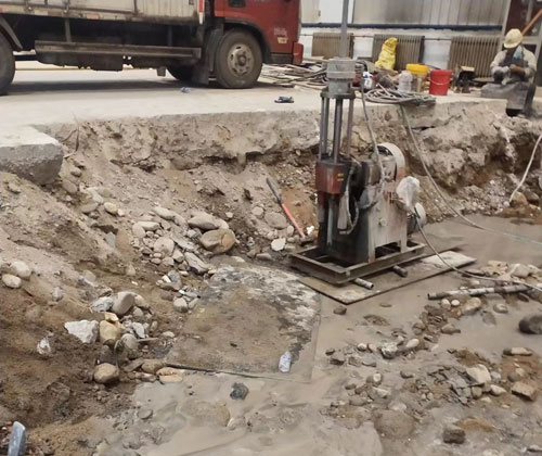 吊罗山乡公路下沉压浆